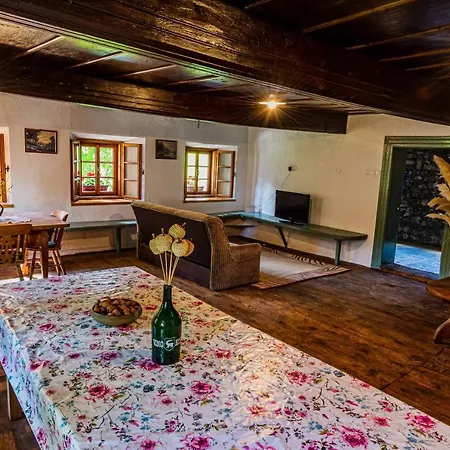 Domacija Gacnik Holiday home Idrija