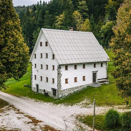 Domacija Gacnik Сasa de vacaciones Idrija