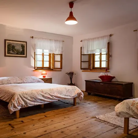 Domacija Gacnik Tatil Evi Idrija